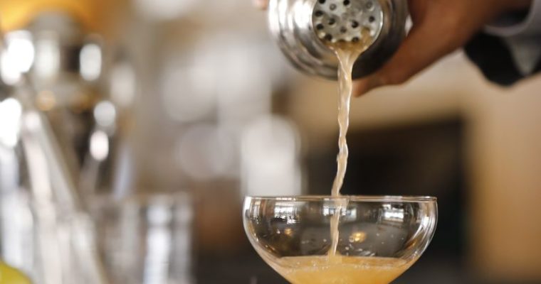 La magia dell’abbinamento cocktail pairing: come creare un’esperienza di degustazione indimenticabile