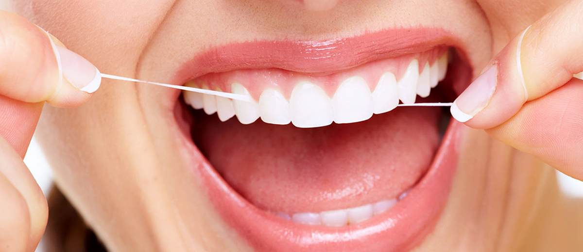 Pulizia dei denti: consigli per la detartrasi fai da te