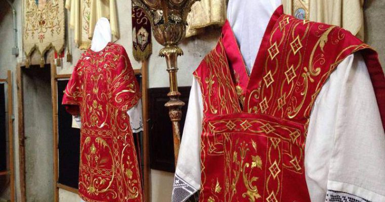 I paramenti sacri ed i colori della liturgia cattolica