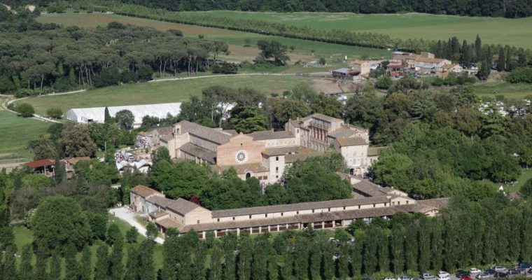 Abbazia di Fiastra: storia ed approfondimenti