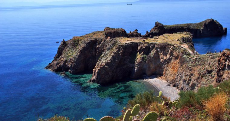 Vacanze in catamarano a Panarea