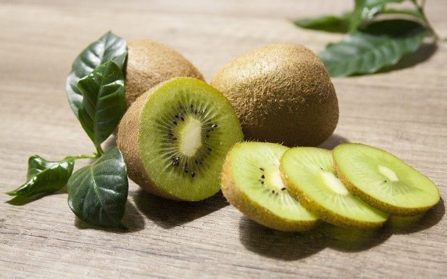 Benefici e proprietà del Kiwi, il frutto amico del benessere