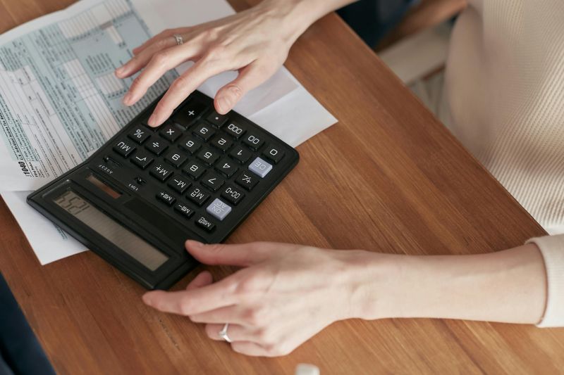 Come interpretare e analizzare dettagli contrattuali di tariffe energia e telecomunicazioni